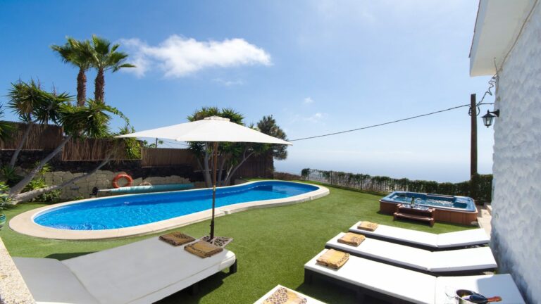 The Ultimate Guide to Finding Villas in Tenerife with Pools